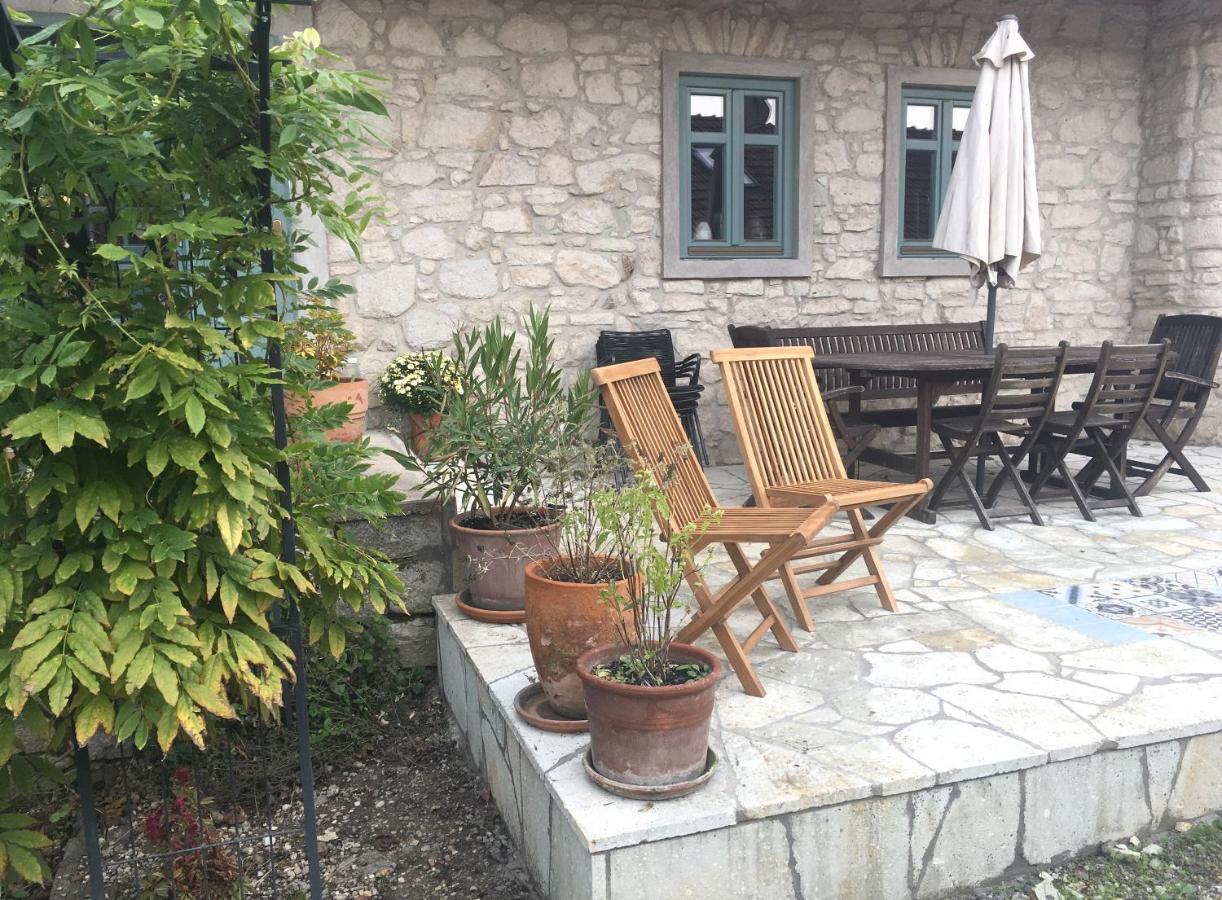 Hungry Grape Guests Hotel Erdobenye Exterior photo